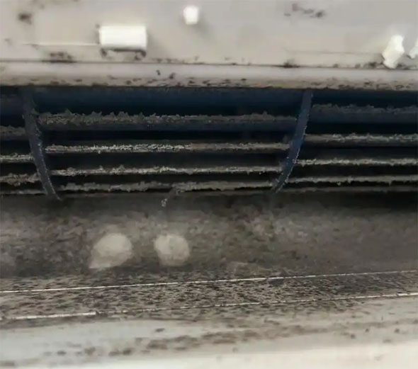 怀仁空调吹的风有股烧焦味是怎么回事